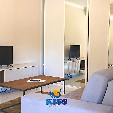 Apartment Kiss - *