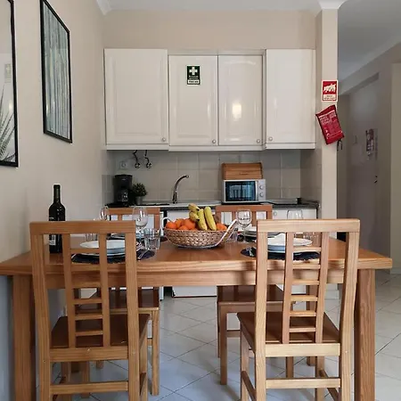 Kiss - Apartment